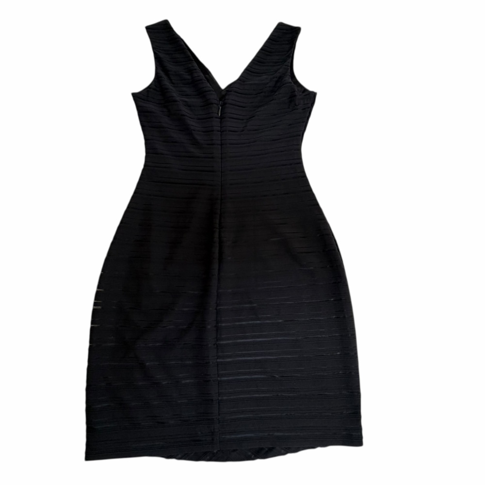 Guess Los Angeles Tonal Chevron V Neck Sheath Little Black Sexy Dress- Size 4 - Picture 10 of 16
